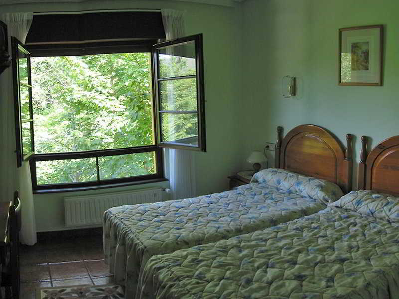 Hotel Benzua Villanueva de Ardisana الغرفة الصورة